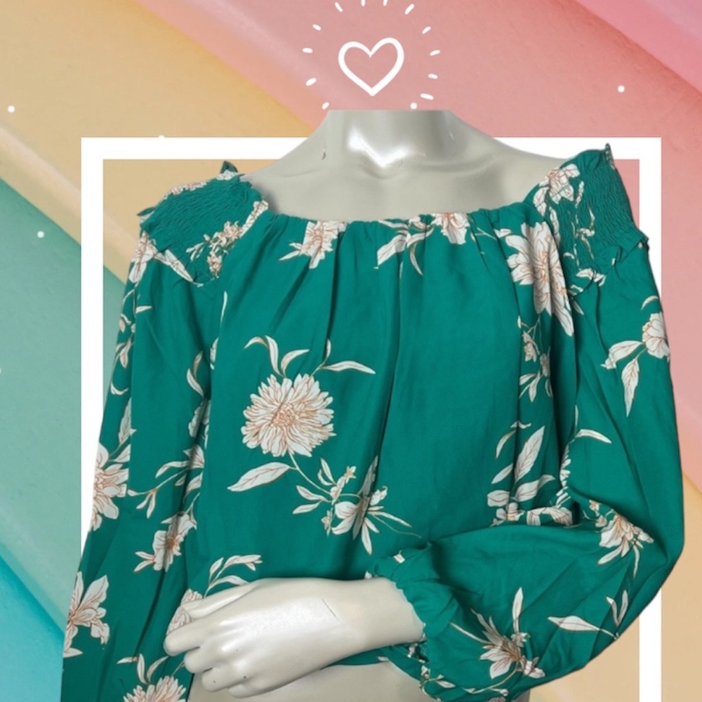 Current Air teal, white floral 3/4 sleeve top size Medium